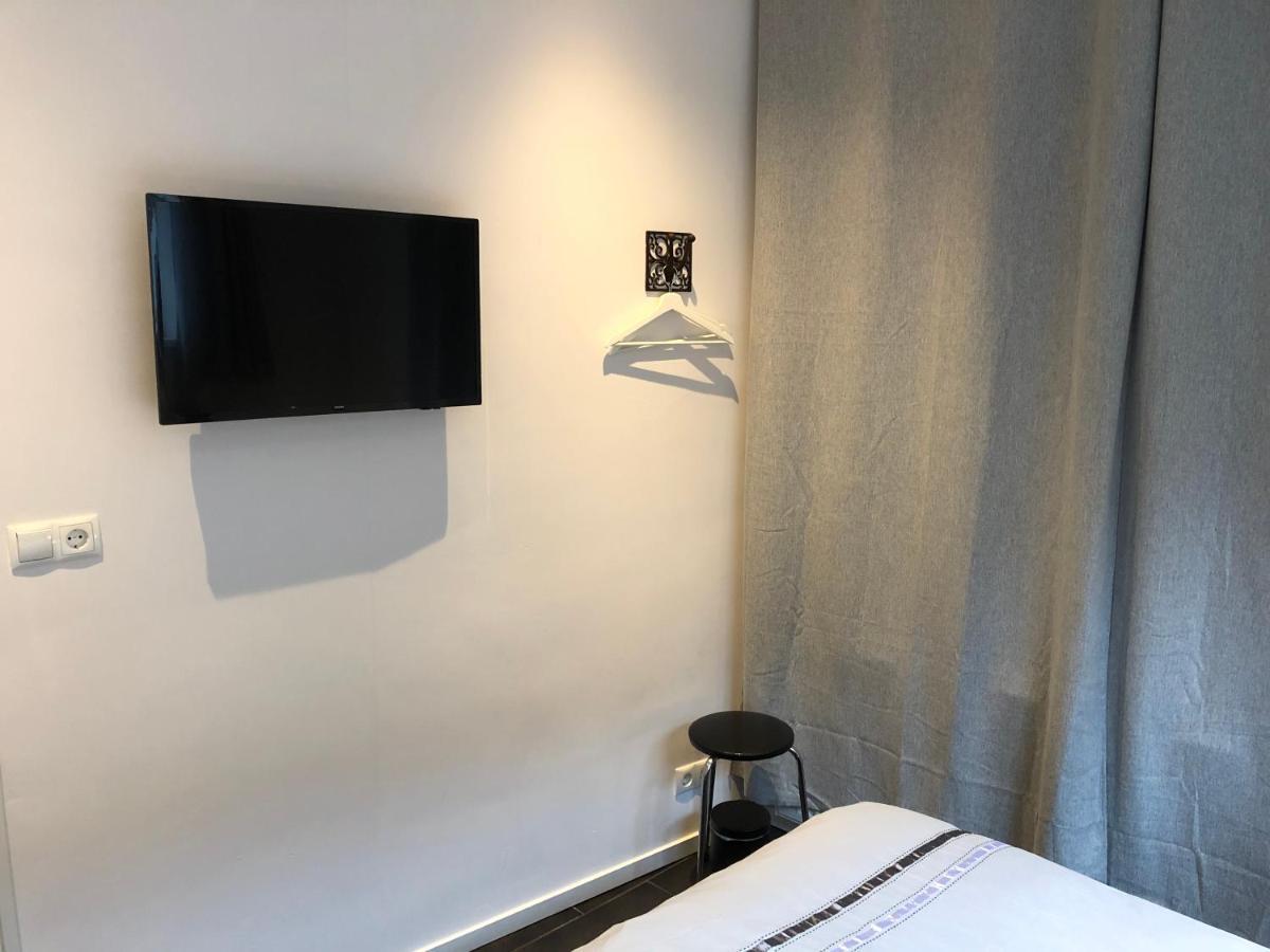 'T Posthuys Panzió Leens Kültér fotó