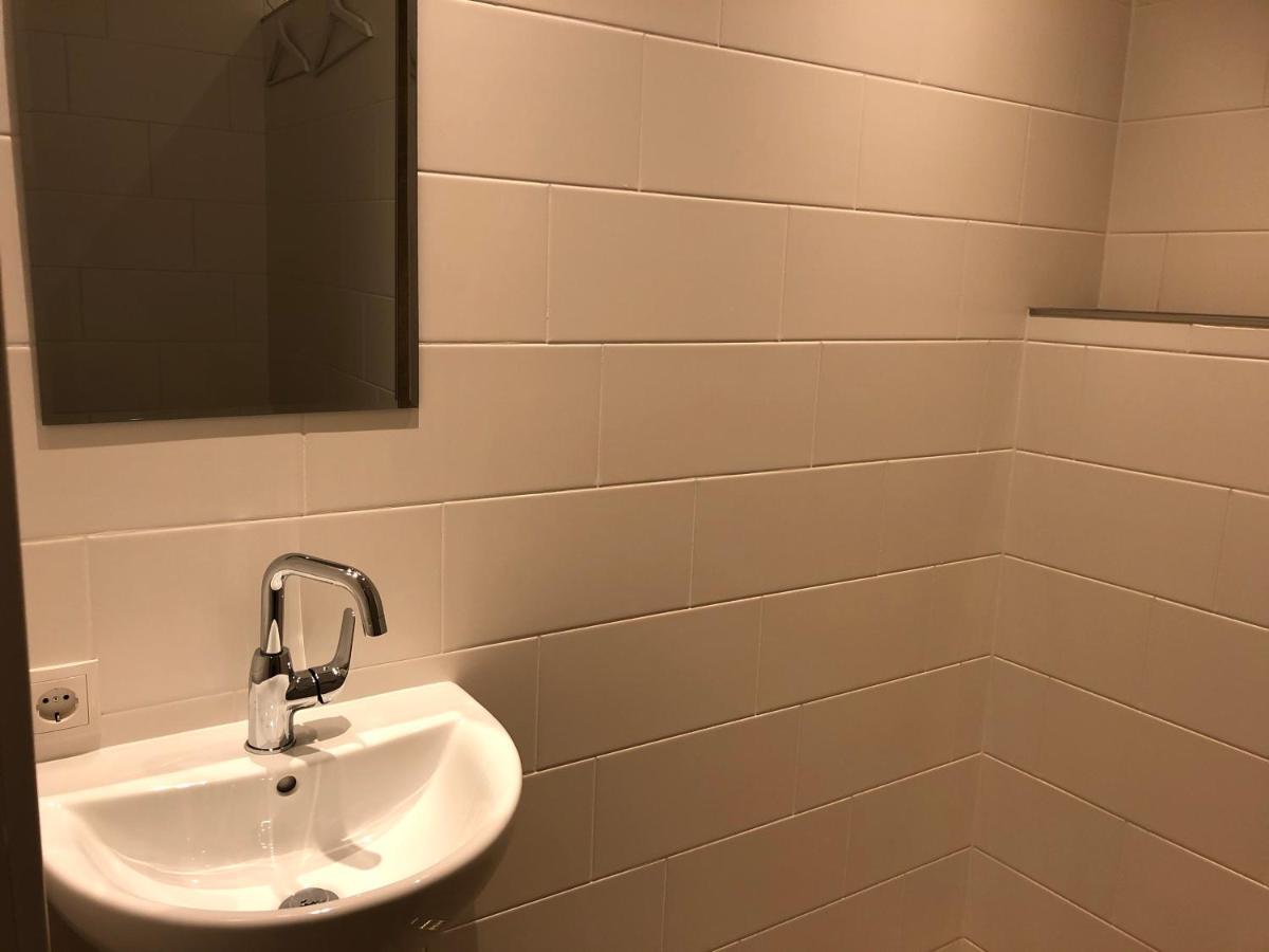 'T Posthuys Panzió Leens Kültér fotó